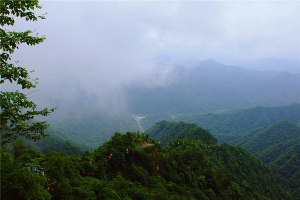 重重雾隐山